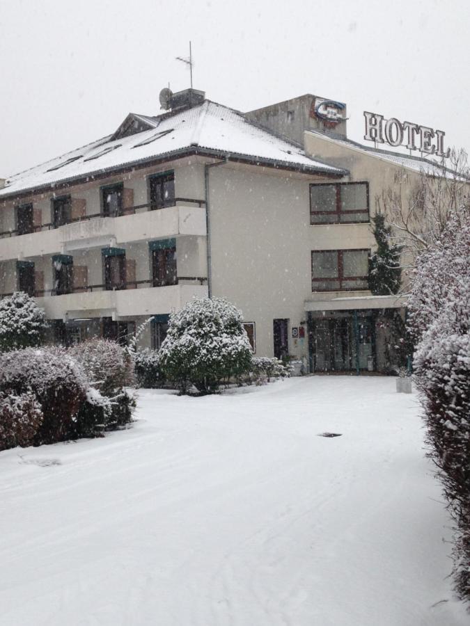 Hotel 4C Cluses Kültér fotó