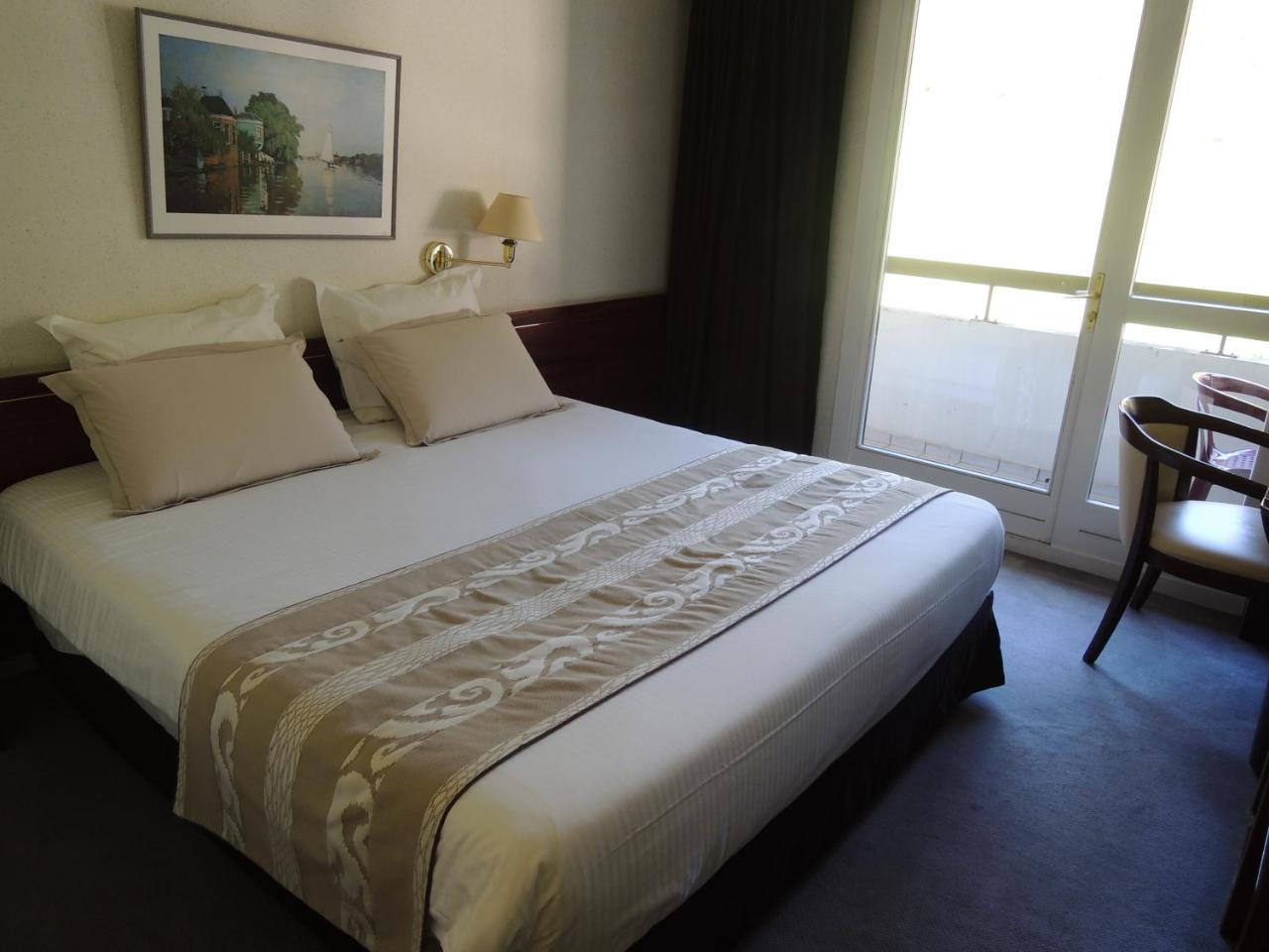 Hotel 4C Cluses Kültér fotó